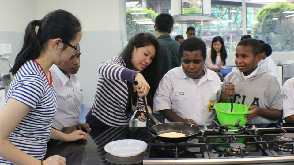 siswa memasak
